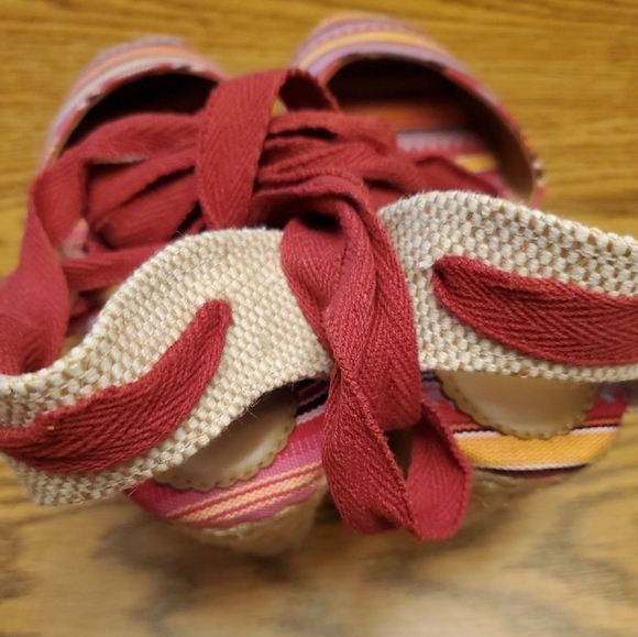 Women's Multi-color Wedges - tie up the ankle - Sz. 7 **CUTE FOR SUMMER** - Picture 3 of 9